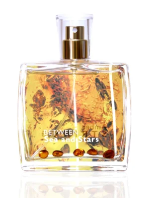 perfume with amber between Sea and Stars